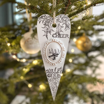 Ziemassvētku dekors, dekorēts ar IOD Spiedogiem, 2021