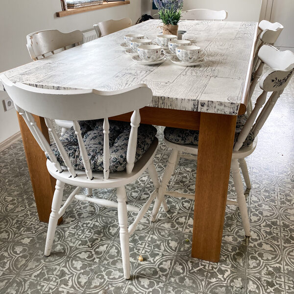 Atjaunots galds, IOD spiedogs un Annie Sloan krīta krāsas, 2022