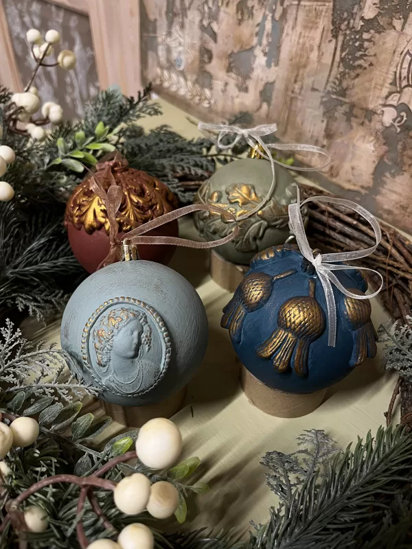 Meistarklases "Vintage eglītes rotājumi" dalībnieces darbs, Decembris, 2023
